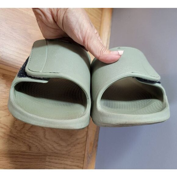 Sandals_&_Flip_Flops